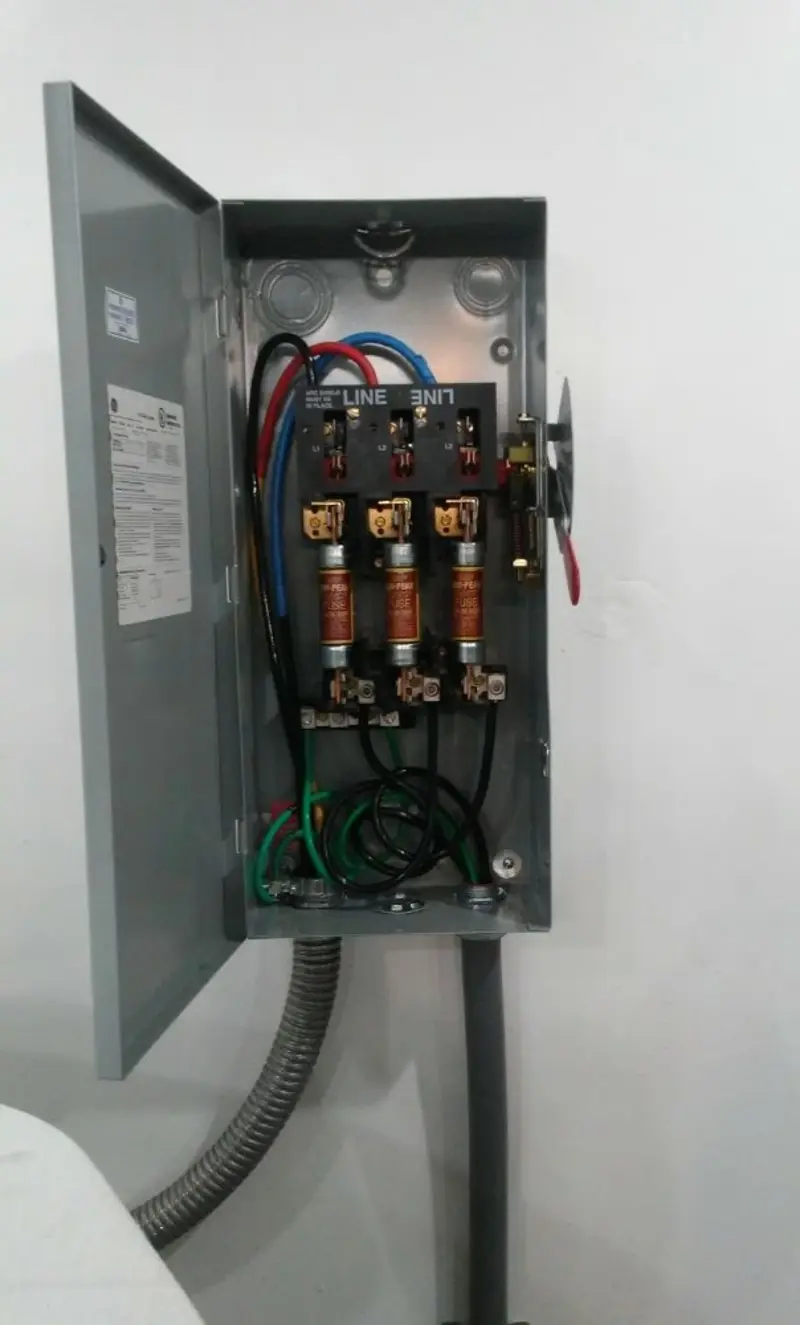 Three-phase disconnect switch installed for Smoke Detector Installation in Parkland